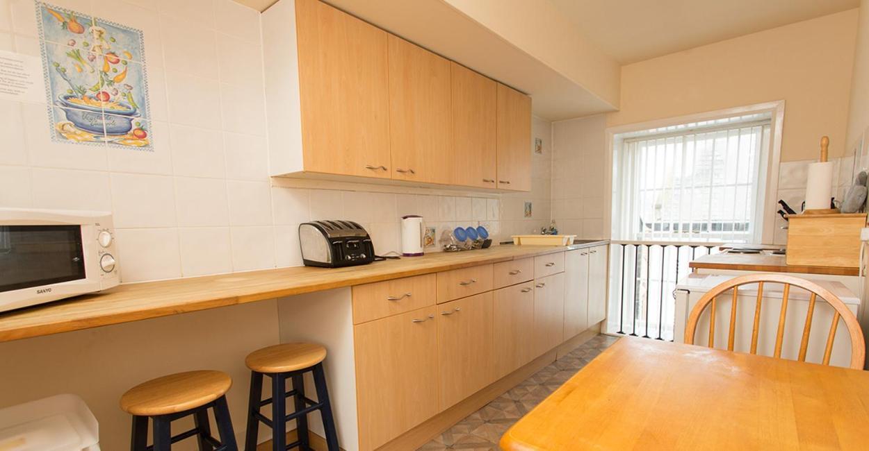 Discovery Accommodation Уитби Екстериор снимка
