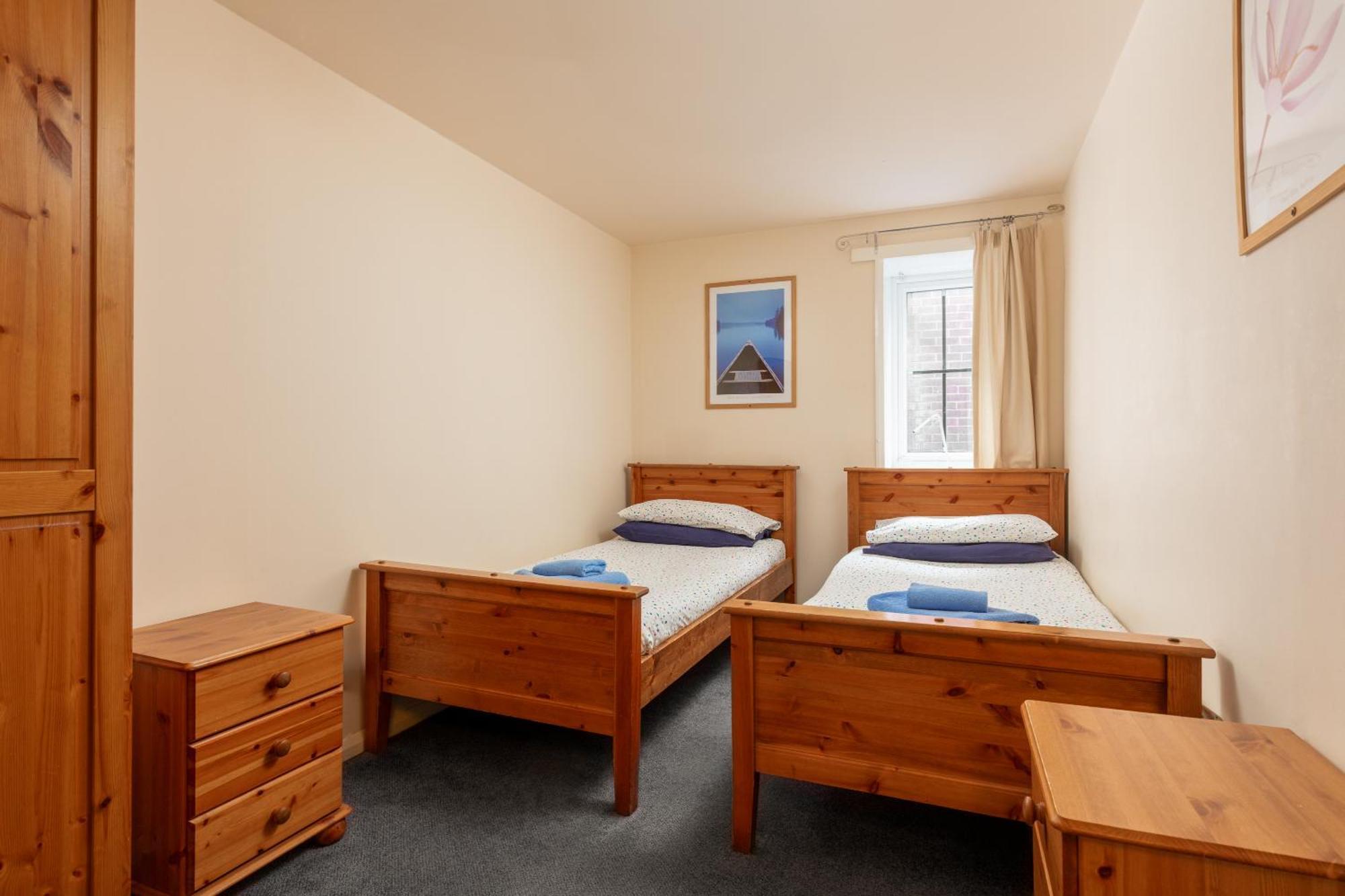 Discovery Accommodation Уитби Екстериор снимка