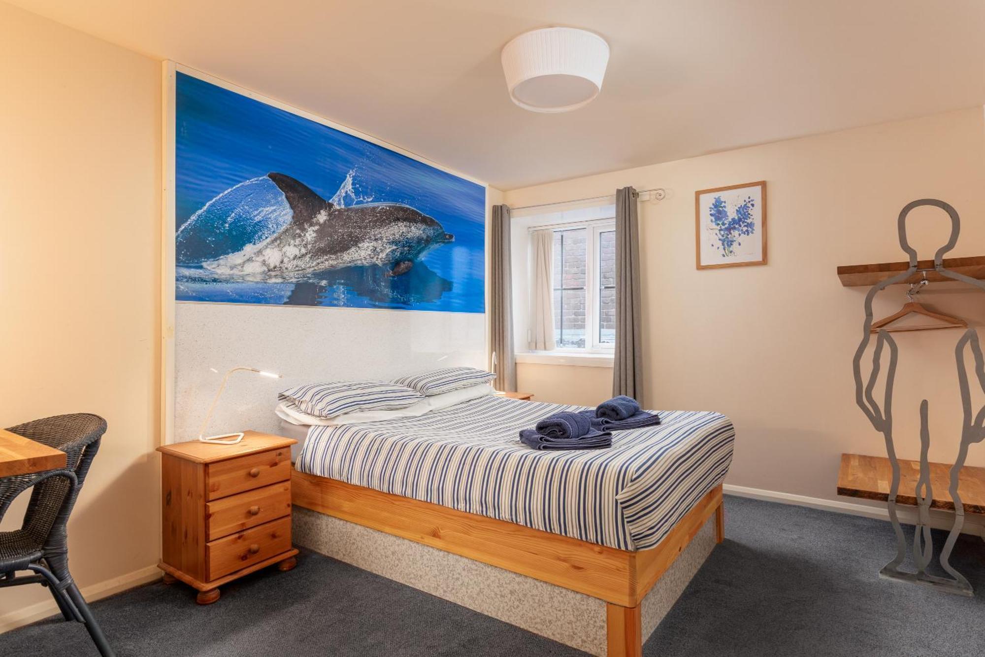Discovery Accommodation Уитби Екстериор снимка