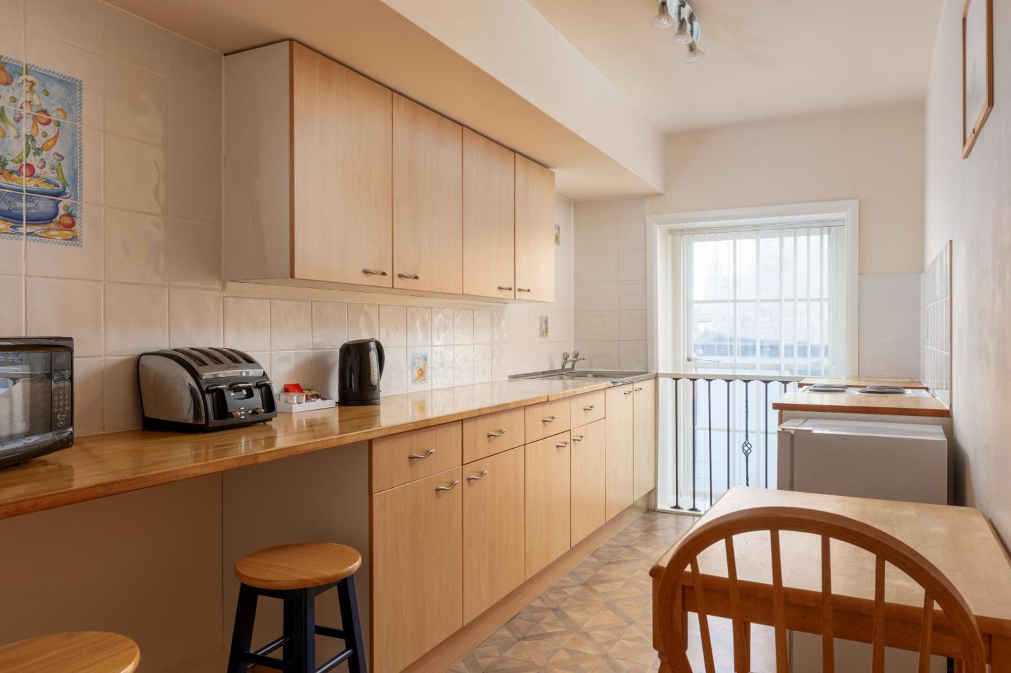 Discovery Accommodation Уитби Екстериор снимка