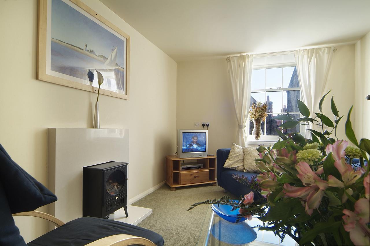 Discovery Accommodation Уитби Екстериор снимка